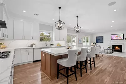 255 N Chestnut Street, Massapequa, NY 11758 - Photo 10