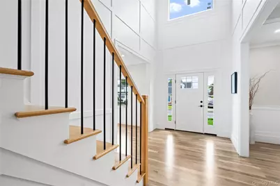 255 N Chestnut Street, Massapequa, NY 11758 - Photo 2