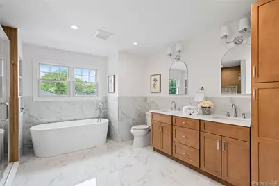 255 N Chestnut Street, Massapequa, NY 11758 - Photo 22