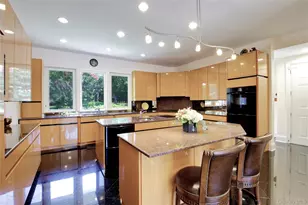 6 Old Wagon Ln, Old Westbury, NY 11568 - Photo 10