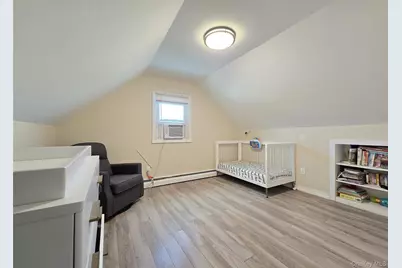 765 Shore Walk, Lindenhurst, NY 11757 - Photo 8