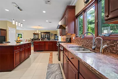 15 Cedar Drive, Plainview, NY 11803 - Photo 10