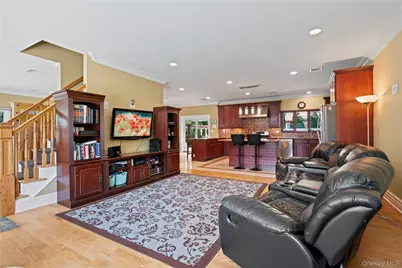 15 Cedar Drive, Plainview, NY 11803 - Photo 12