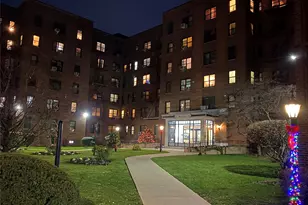 100-11 67th Rd, Forest Hills, NY 11375 - Photo 32