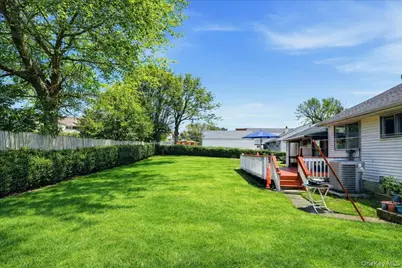 247 Croydon Road, Yonkers, NY 10710 - Photo 8