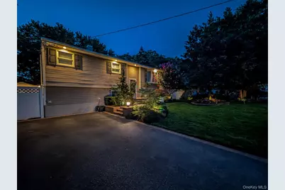 39 Crestwood Lane, Farmingville, NY 11738 - Photo 4