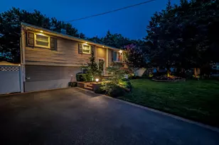 39 Crestwood Ln, Farmingville, NY 11738 - Photo 4