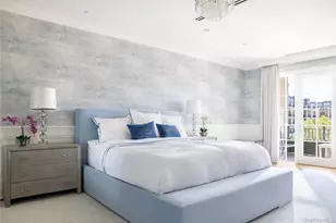 2000 Royal Ct, North Hills, NY 11040 - Photo 12