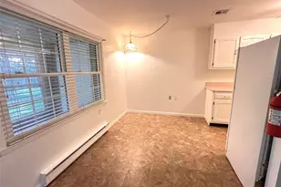 231 Blackpool Ct, Ridge, NY 11961 - Photo 10