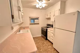 231 Blackpool Ct, Ridge, NY 11961 - Photo 8