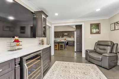 6 Fairview Road W, Massapequa, NY 11758 - Photo 4