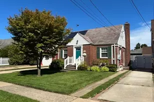 62 Poppy Ave, Franklin Square, NY 11010 - Photo 4