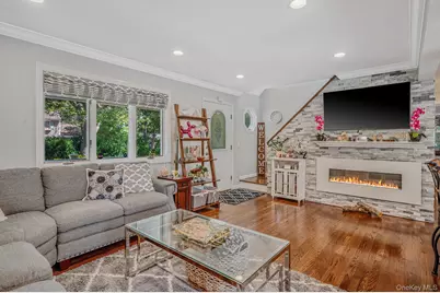 8 Paynes Lane, East Quogue, NY 11942 - Photo 4