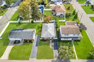 29 Collins Ave, Deer Park, NY 11729 - Photo 2