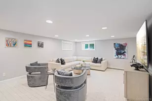 2 Flower Ln, Jericho, NY 11753 - Photo 20