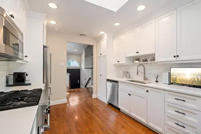 2 Flower Lane, Jericho, NY 11753 - Photo 10