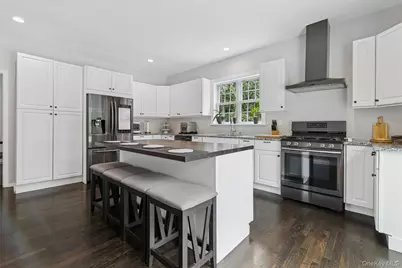 138 North Road, Hampton Bays, NY 11946 - Photo 14