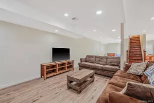 6 Bay Dr, Hampton Bays, NY 11946 - Photo 20