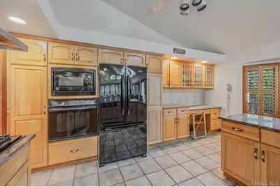 6 Bay Drive, Hampton Bays, NY 11946 - Photo 12