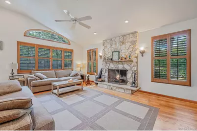 6 Bay Drive, Hampton Bays, NY 11946 - Photo 4