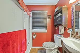 30 Oakdale Ave, Central Islip, NY 11722 - Photo 32