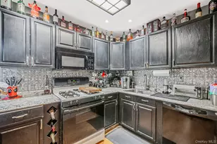 30 Oakdale Ave, Central Islip, NY 11722 - Photo 26