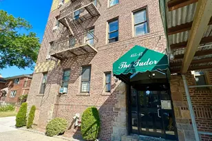 155-17 Sanford Ave, Hillcrest (Queens), NY 11355 - Photo 2