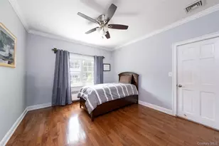 982 Split Rock Rd, Pelham, NY 10803 - Photo 18