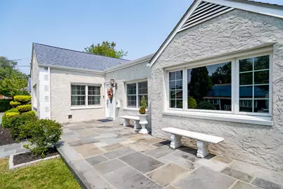 982 Split  Rock Road, Pelham, NY 10803 - Photo 24