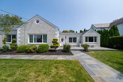 982 Split  Rock Road, Pelham, NY 10803 - Photo 28