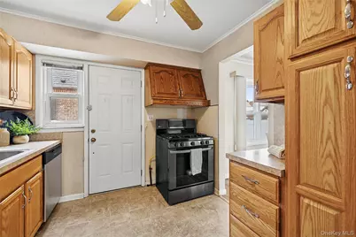 136 3rd Street, New Hyde Park, NY 11040 - Photo 6