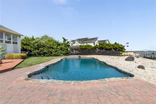 167 Secatogue Ln W, West Islip, NY 11795 - Photo 28