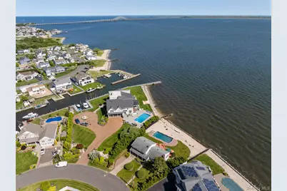 167 Secatogue Lane W, West Islip, NY 11795 - Photo 6