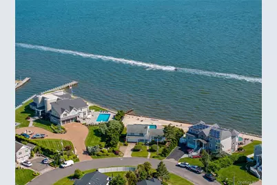 167 Secatogue Lane W, West Islip, NY 11795 - Photo 4