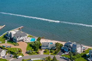 167 Secatogue Ln W, West Islip, NY 11795 - Photo 4