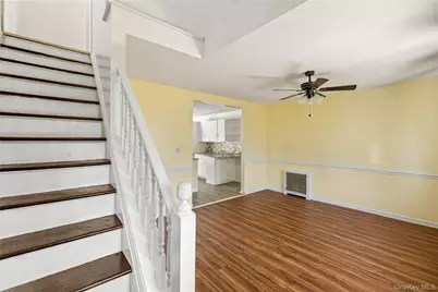 412 37th Street #1 Family House, Lindenhurst, NY 11757 - Photo 8