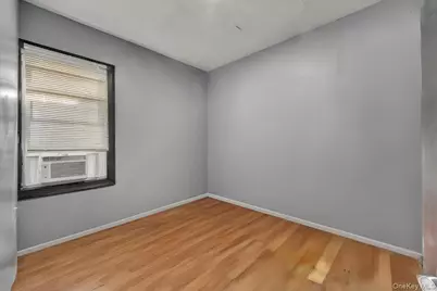 9568 115th Street, Richmond Hill, NY 11419 - Photo 18