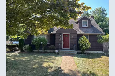 611 Asharoken Boulevard, Bay Shore, NY 11706 - Photo 2