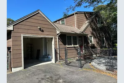 611 Asharoken Boulevard, Bay Shore, NY 11706 - Photo 4