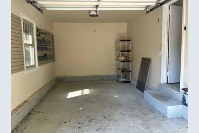 611 Asharoken Boulevard, Bay Shore, NY 11706 - Photo 14