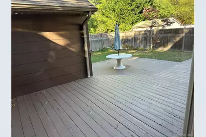 611 Asharoken Boulevard, Bay Shore, NY 11706 - Photo 34