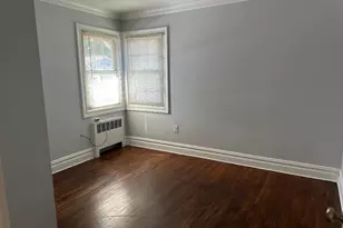 611 Asharoken Blvd, Bay Shore, NY 11706 - Photo 12