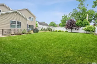 45 Meeting Lane, Hicksville, NY 11801 - Photo 38