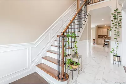 45 Meeting Lane, Hicksville, NY 11801 - Photo 8