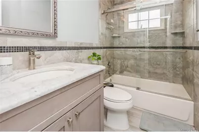 45 Meeting Lane, Hicksville, NY 11801 - Photo 28