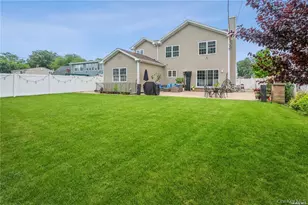 45 Meeting Ln, Hicksville, NY 11801 - Photo 36