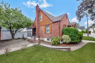 853 Arthur St, West Hempstead, NY 11552 - Photo 4