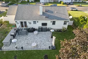 45 Meadow Ct, Manorville, NY 11949 - Photo 38