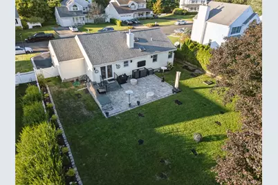 45 Meadow Court, Manorville, NY 11949 - Photo 40