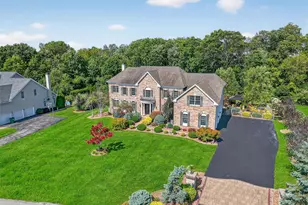 144 Shamrock Hills Dr, Wappingers Falls, NY 12590 - Photo 2